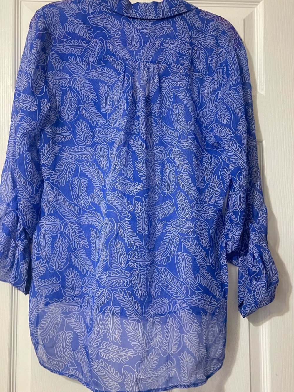 Diane Von Furstenberg Blue Printed  Button-Front Blouse sheer size 12 💯 silk - Picture 5 of 9